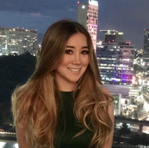 Meet your Posher, Andrea